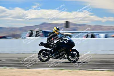 media/Mar-25-2024-Moto Forza (Mon) [[8d4319bd68]]/4-Novice Group/Session 4 Front Straight Speed Pans/
